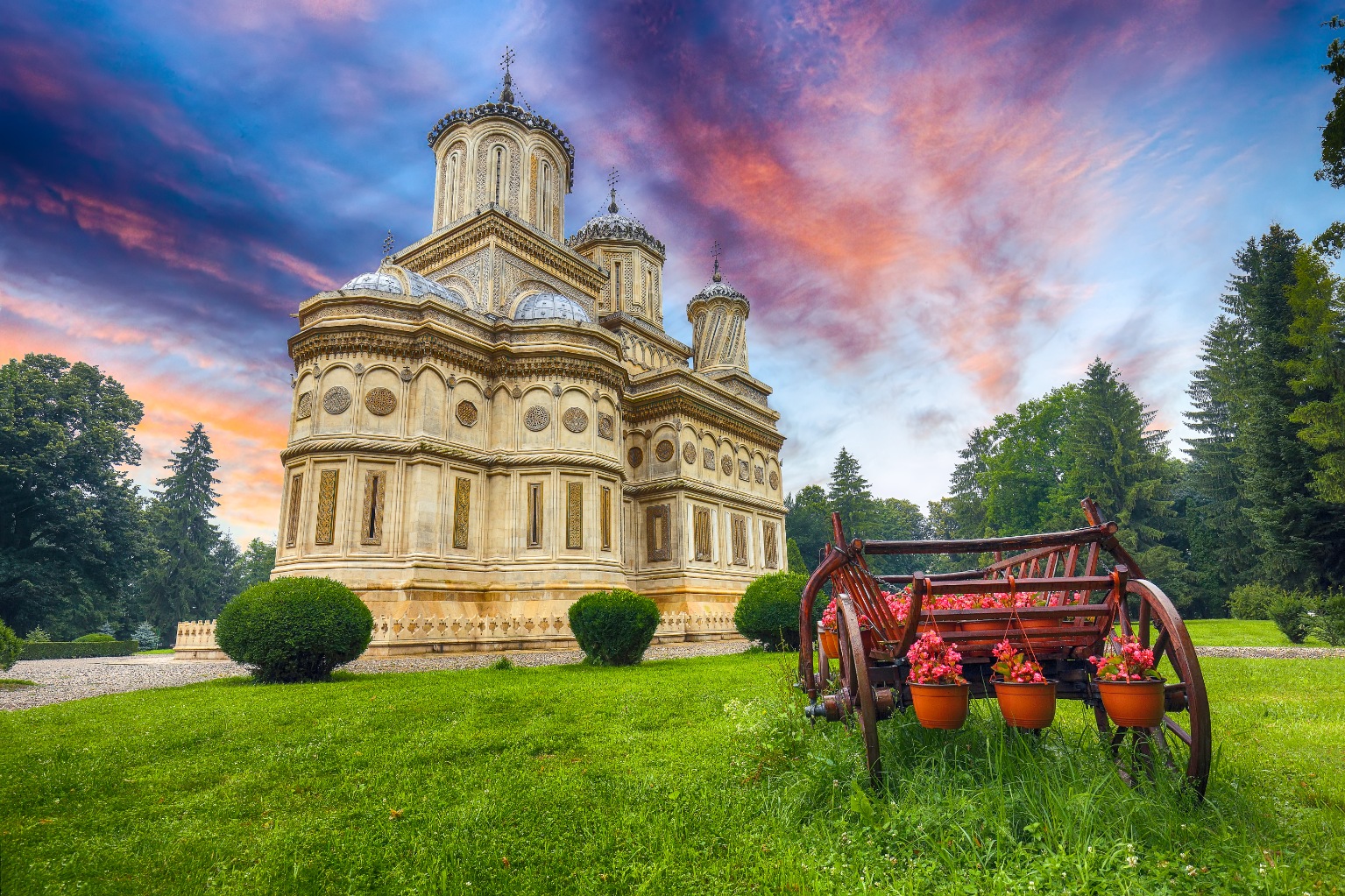 Cazare Curtea De Arges