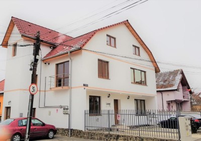 Cazare Casa  Floare de Colț