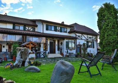 Cazare Pensiunea Curtea Lui Toader