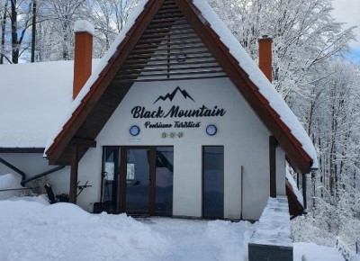 Accommodation Pensiunea Black Mountain