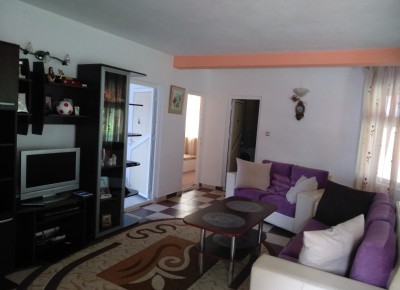 Cazare Apartament Laura