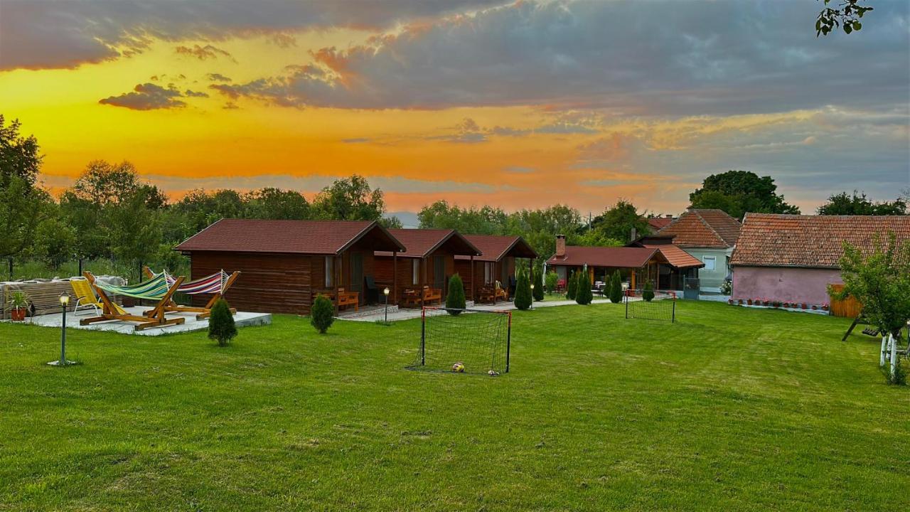 Cazare Cabana Căsuțele din Retezat