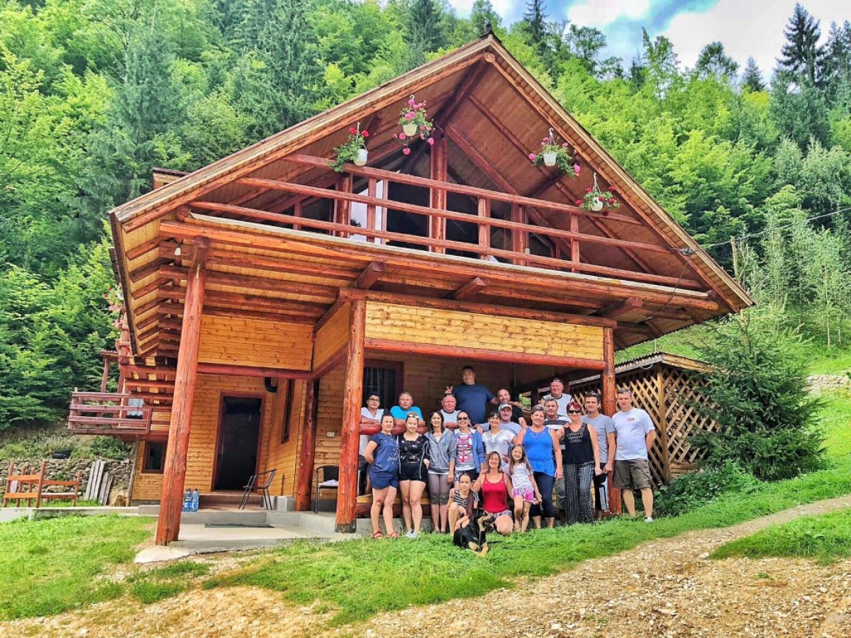 Cazare Cabana Eledor