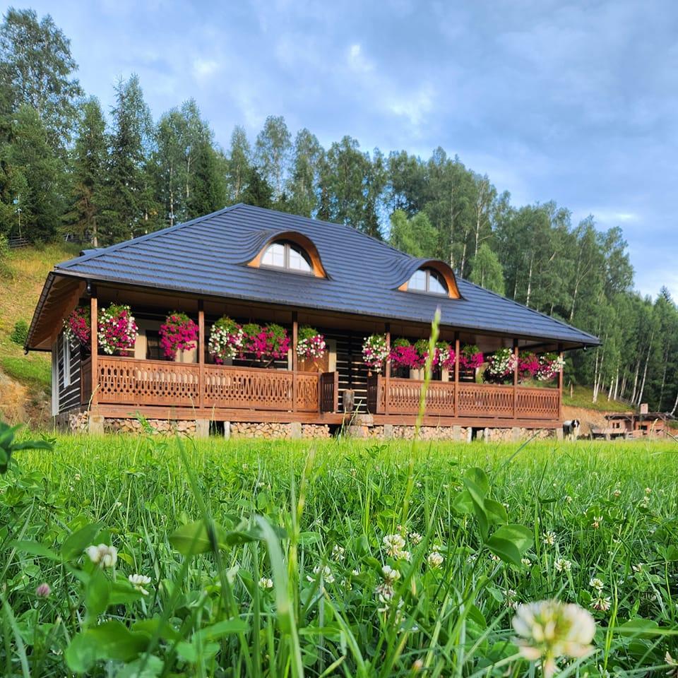 Cazare Cabana La Țâlică