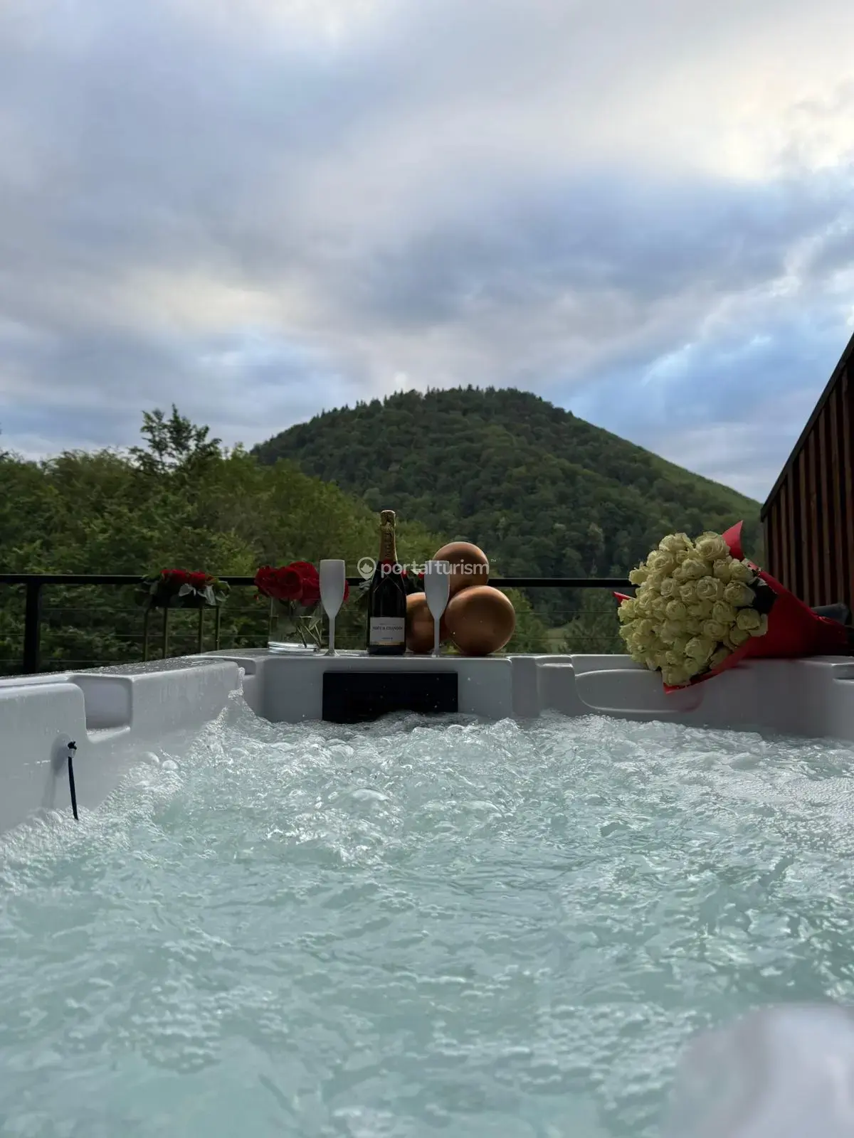 Cabana Leaf Loft Chalet