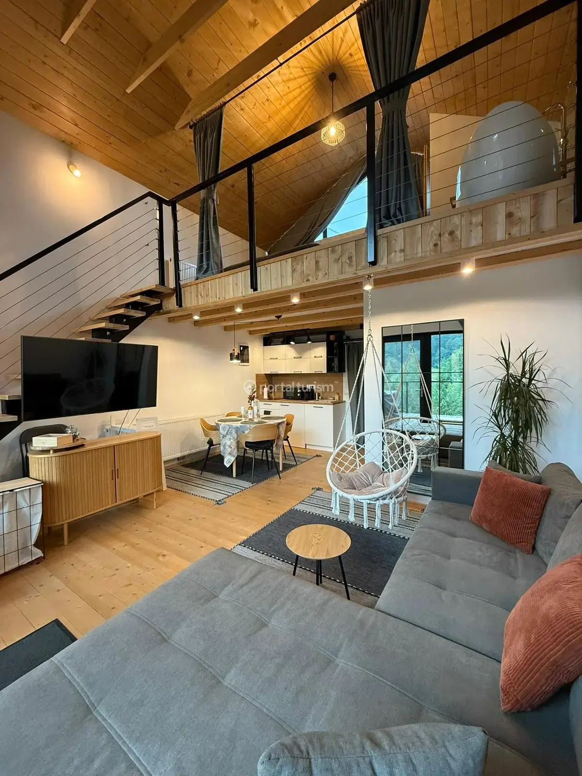 Cabana Leaf Loft Chalet