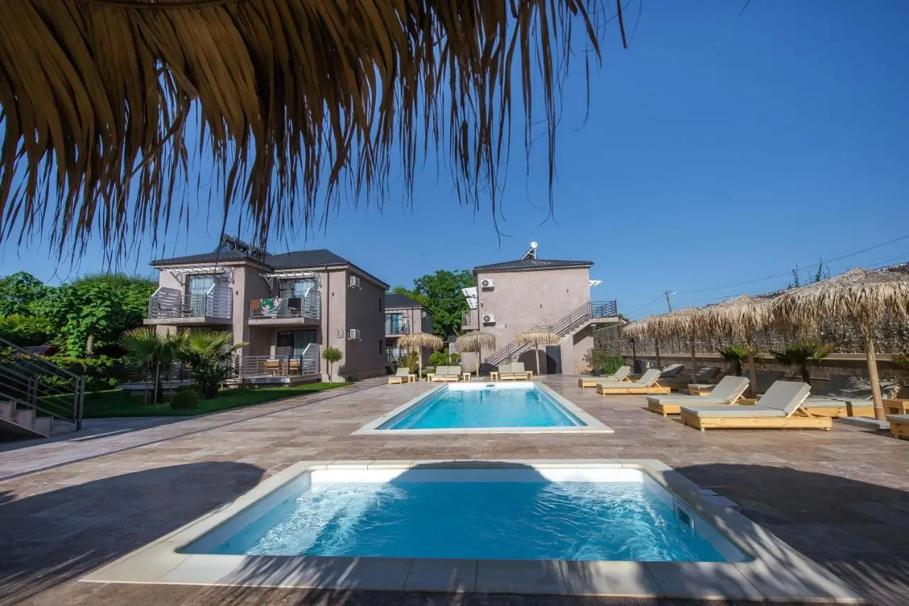 Accommodation Limanu