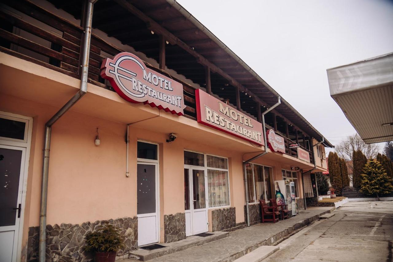 Hébergement Camere de închiriat Hanul Veseliei