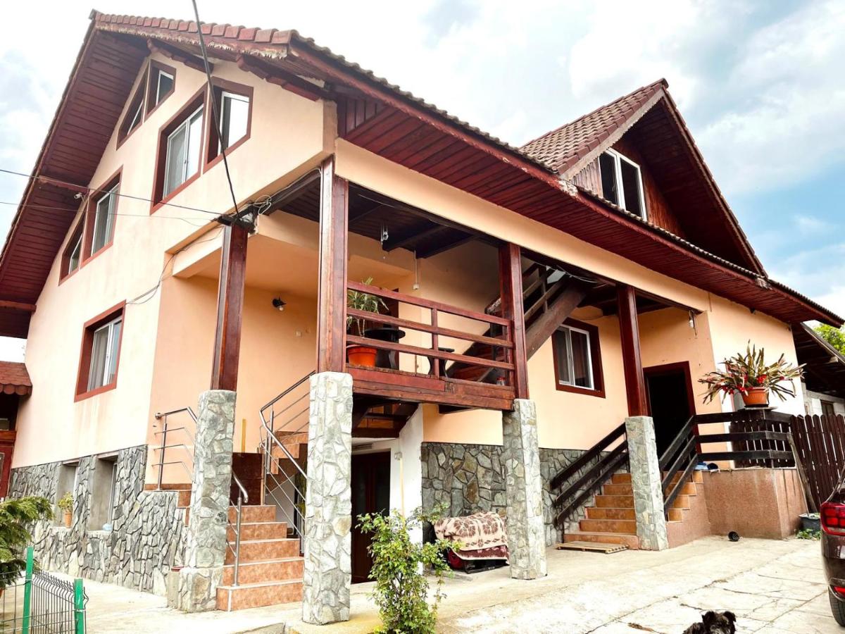 Cazare Pensiunea La Vie Simple