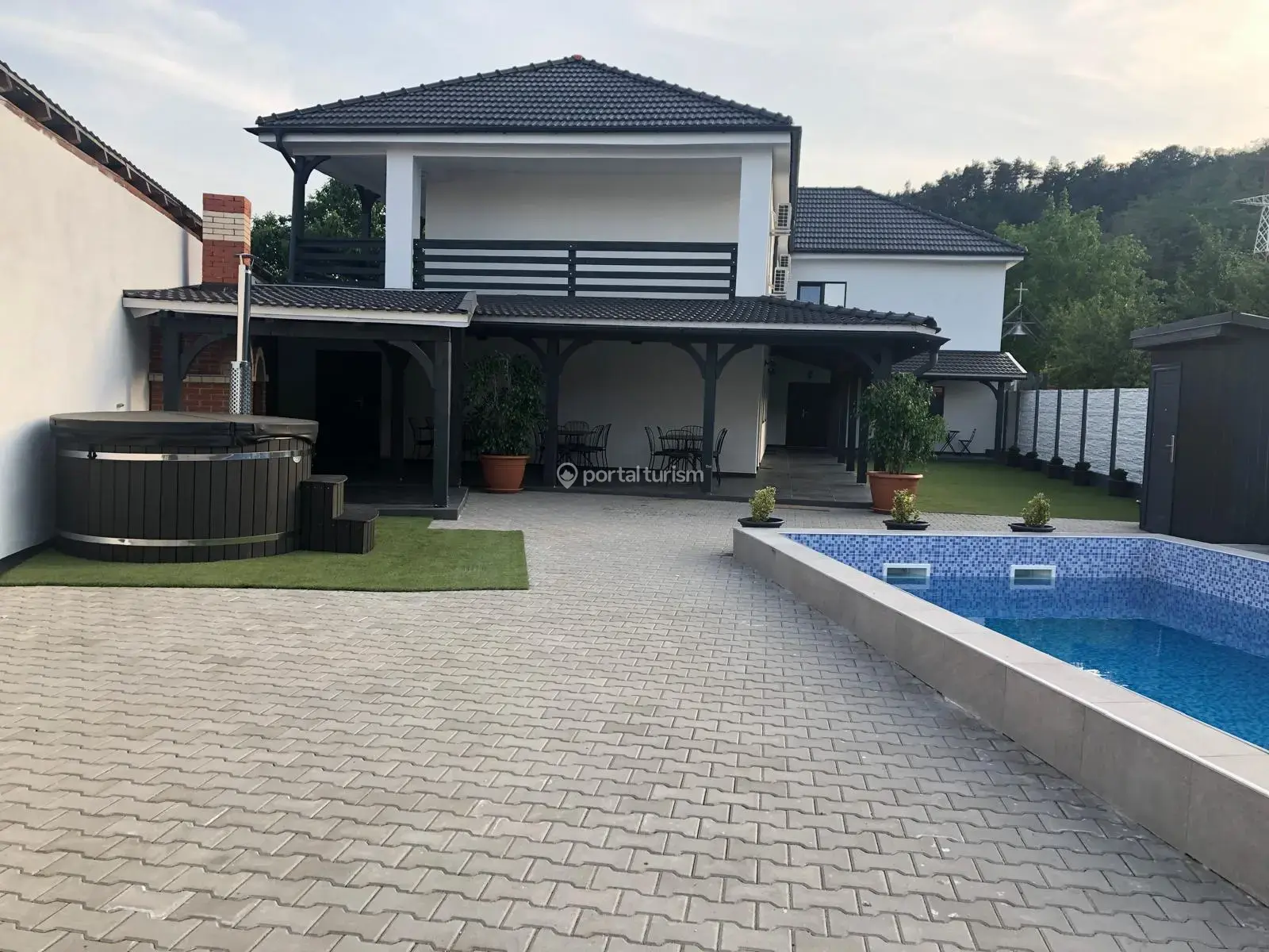 Camere de închiriat Casa Dacia