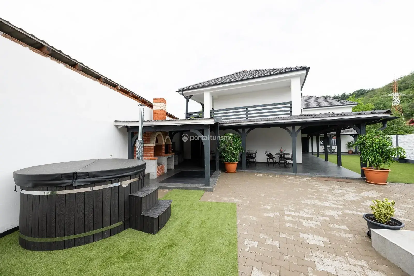 Camere de închiriat Casa Dacia