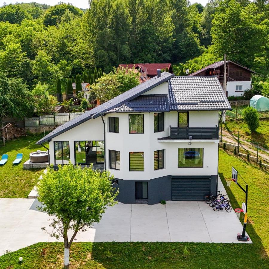 Cazare Casa de vacanță Moon