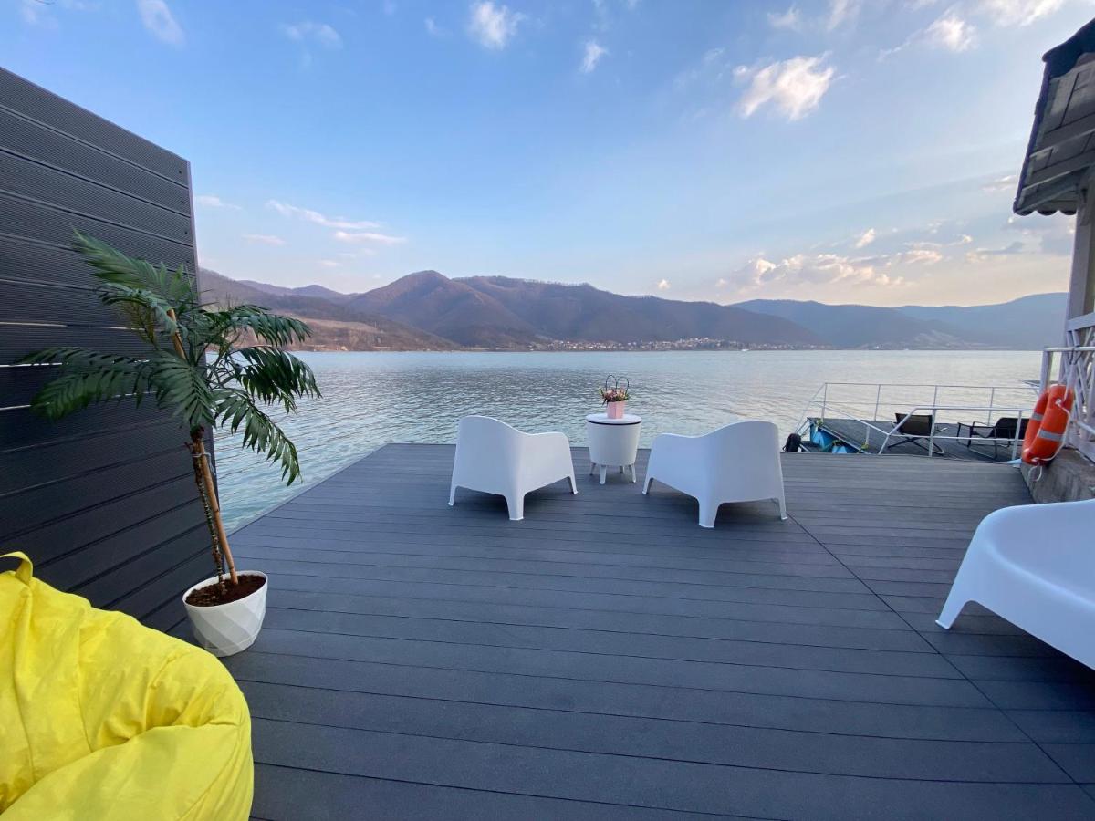 Cazare Casa de vacanță Noah River House