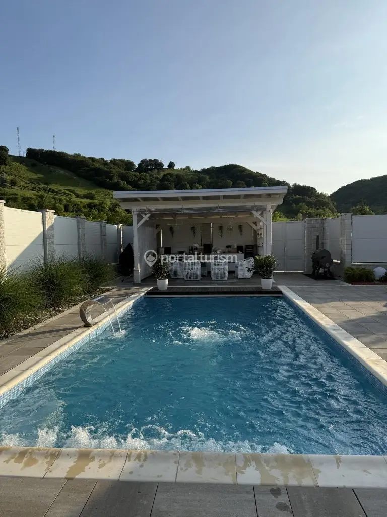 Casa din Raiul Ardelean