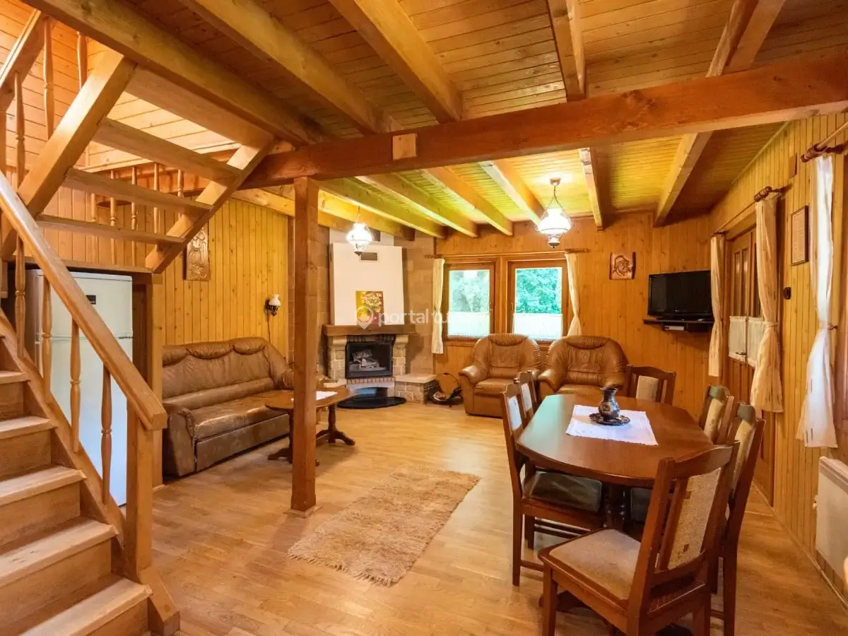 Case la cheie Varlak