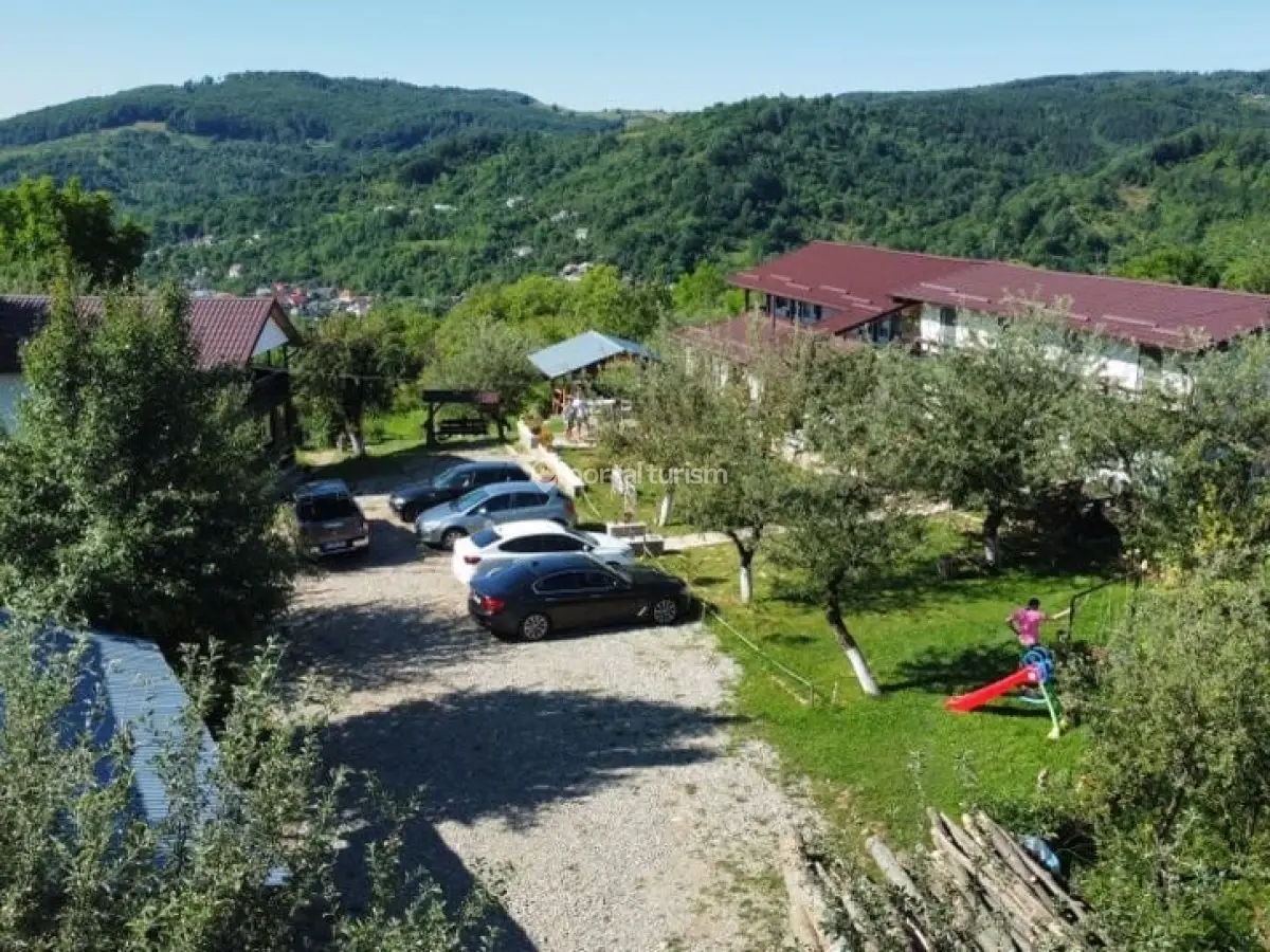 Căsuța Trandafirilor