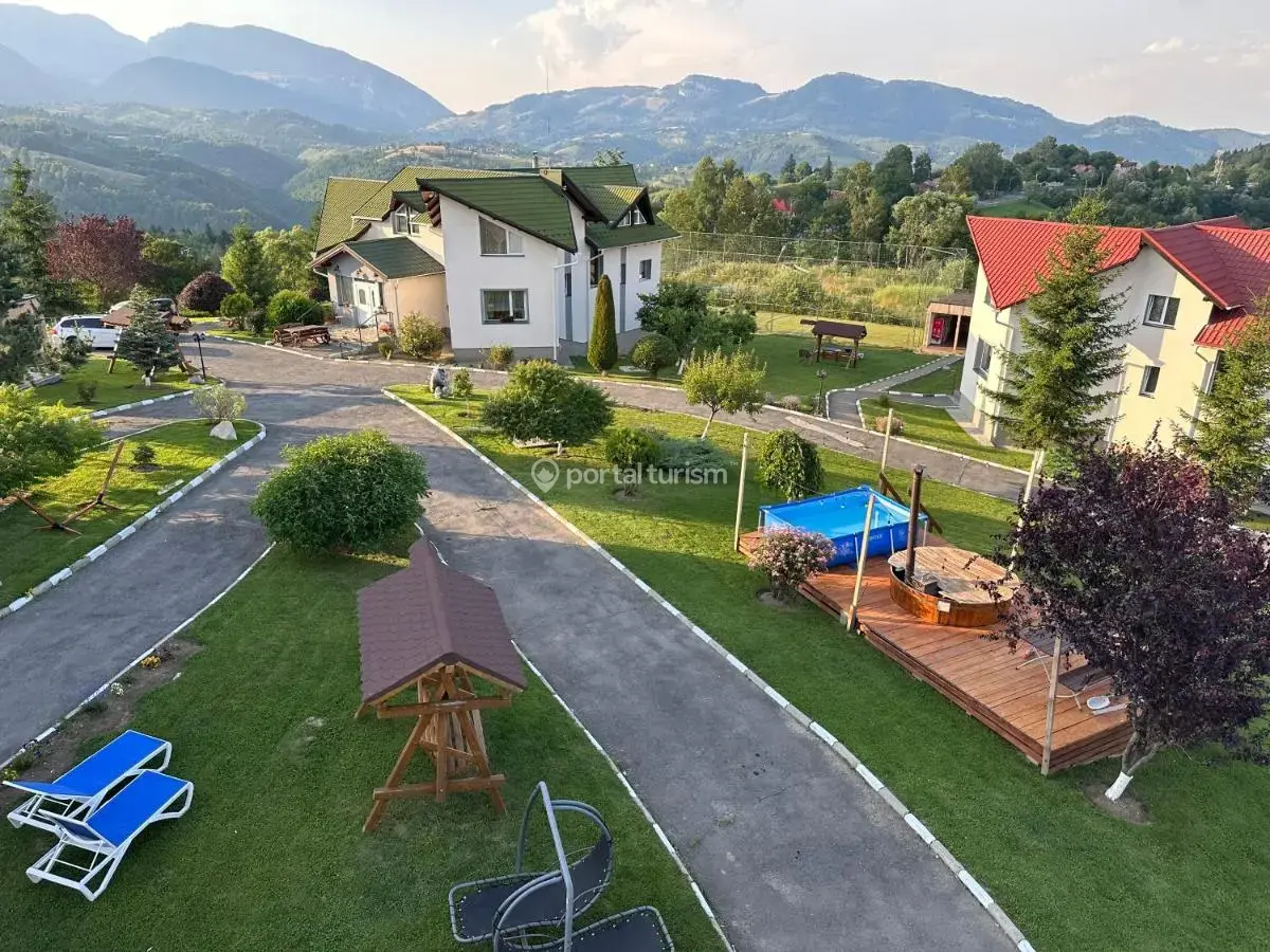 Vilele În Deal la Lupi