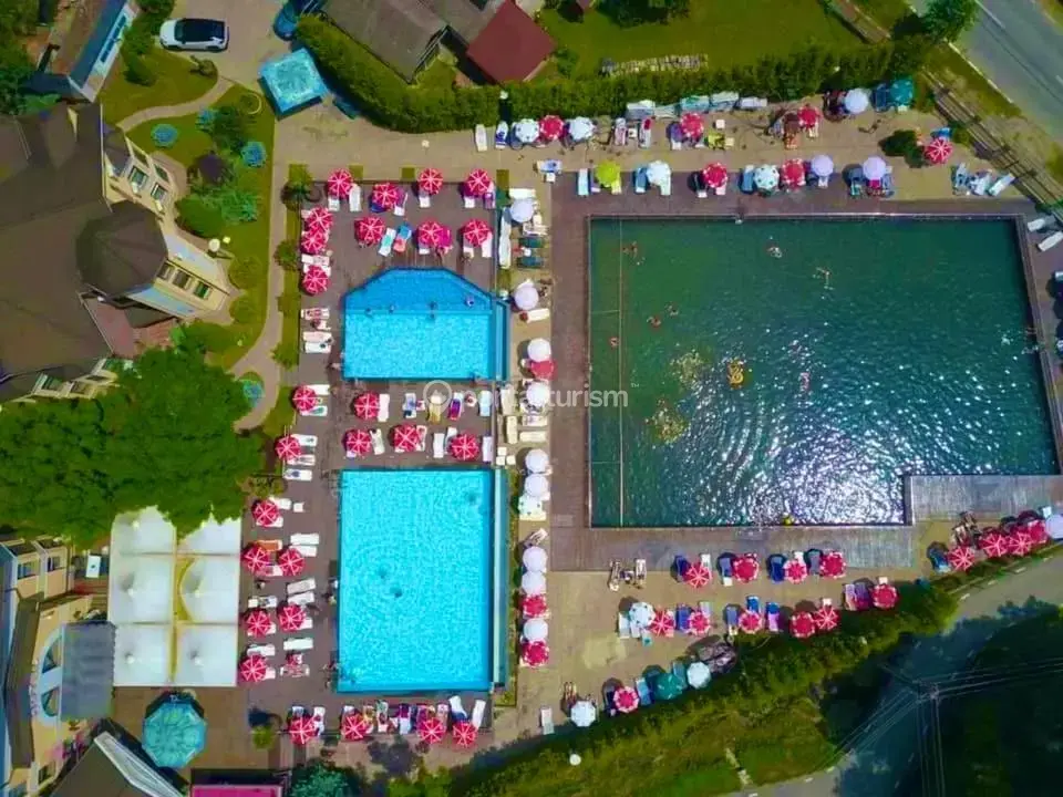 Complex Turistic Baia Roșie Resort