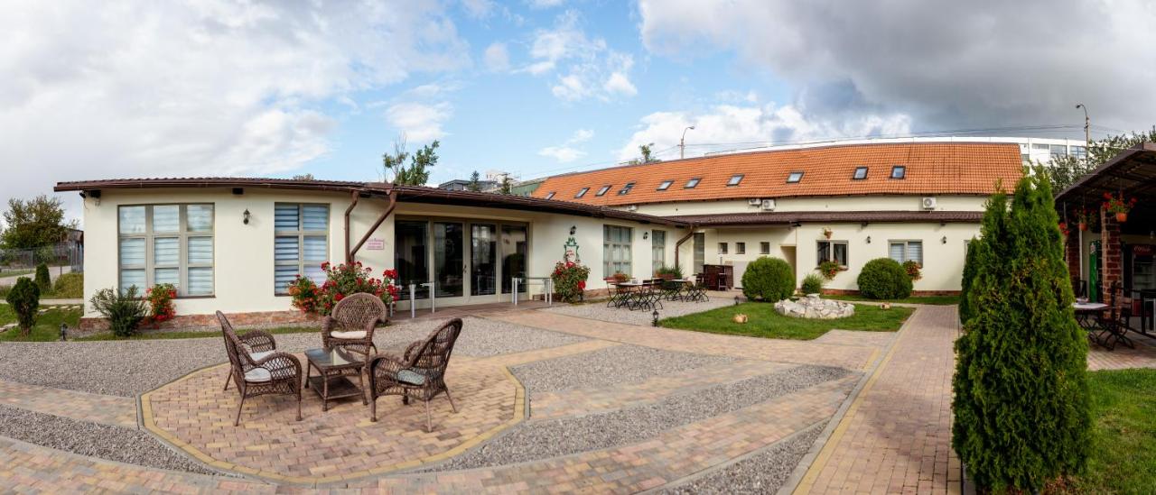 Cazare Hermitage by Elenis