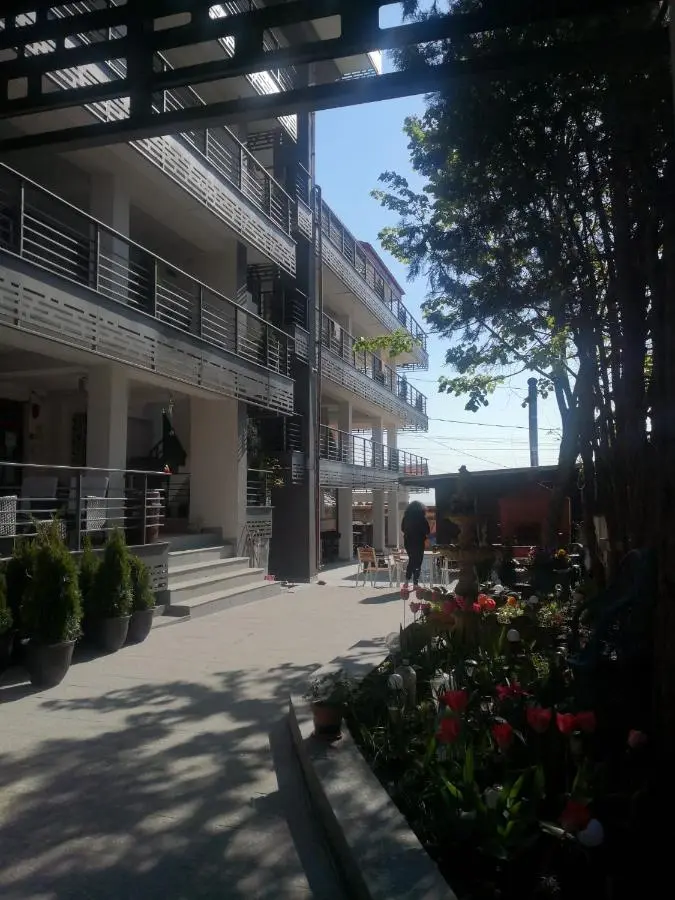 Accommodation Limanu