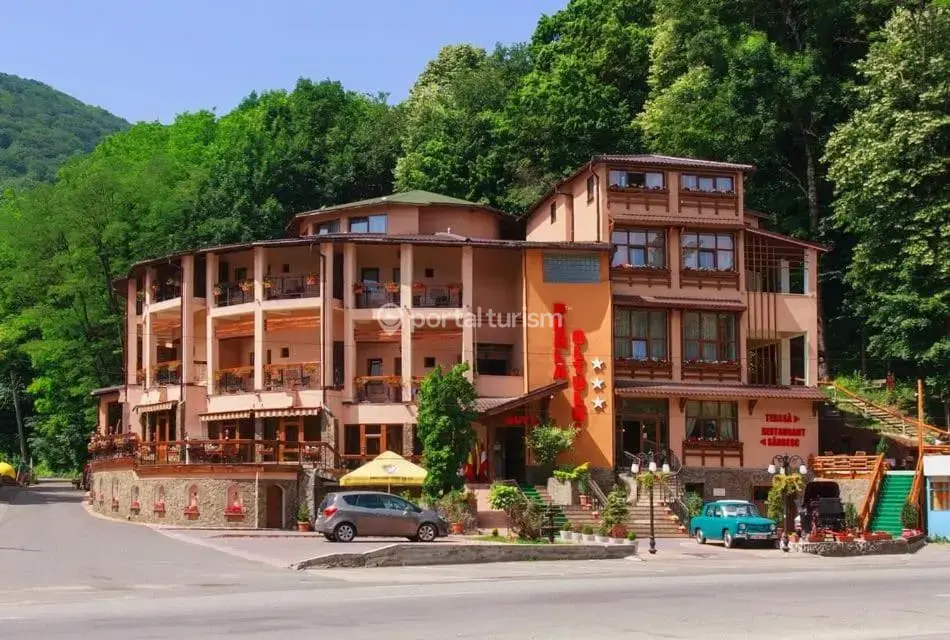 Hotel Perla Oltului