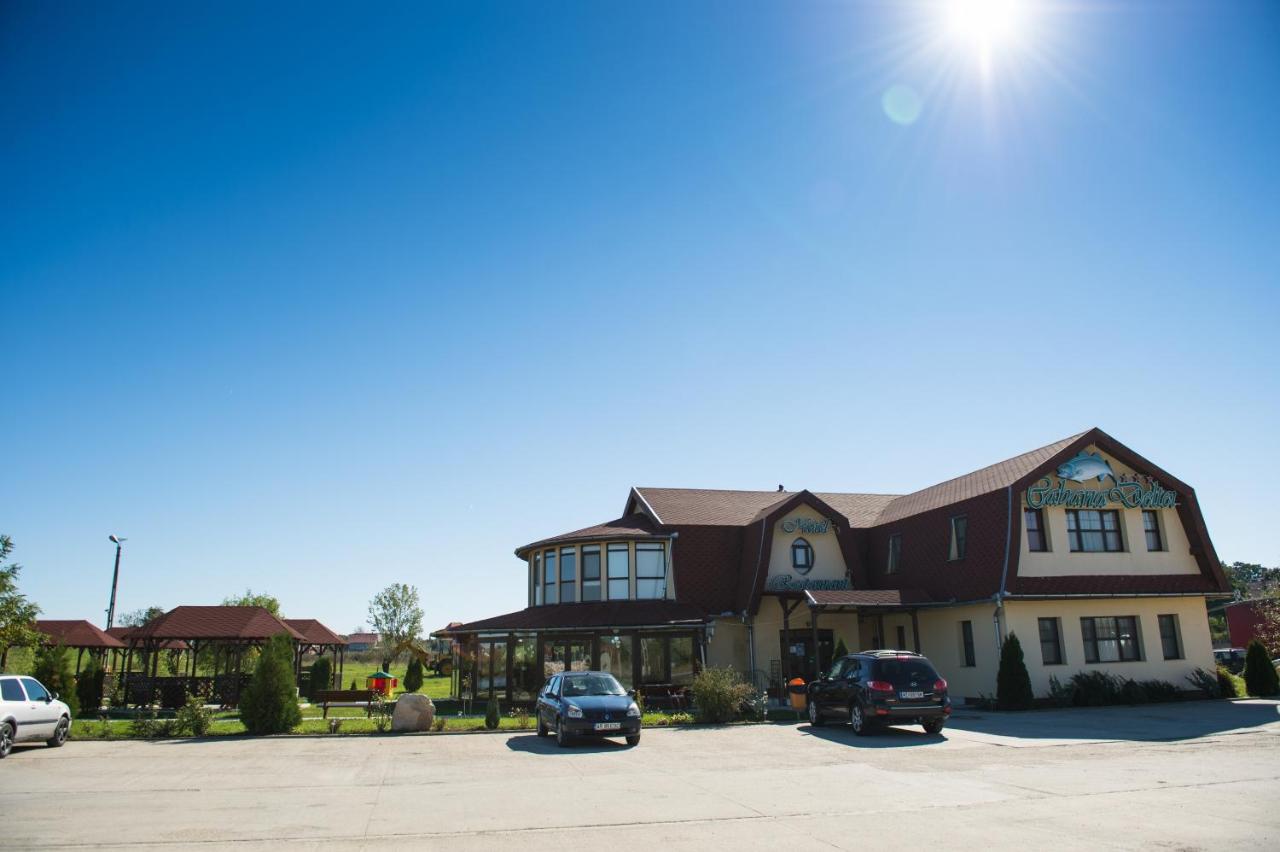 Cazare Conacul de pe Lac