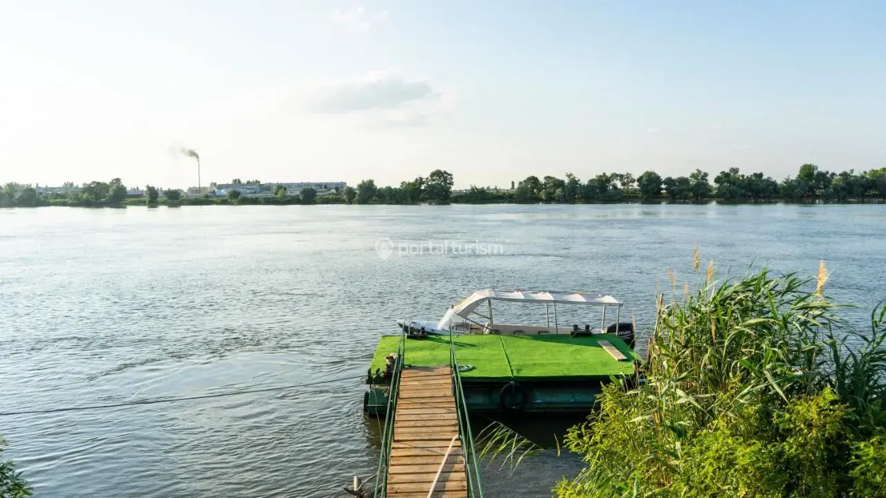 Pensiunea Califarul Alb