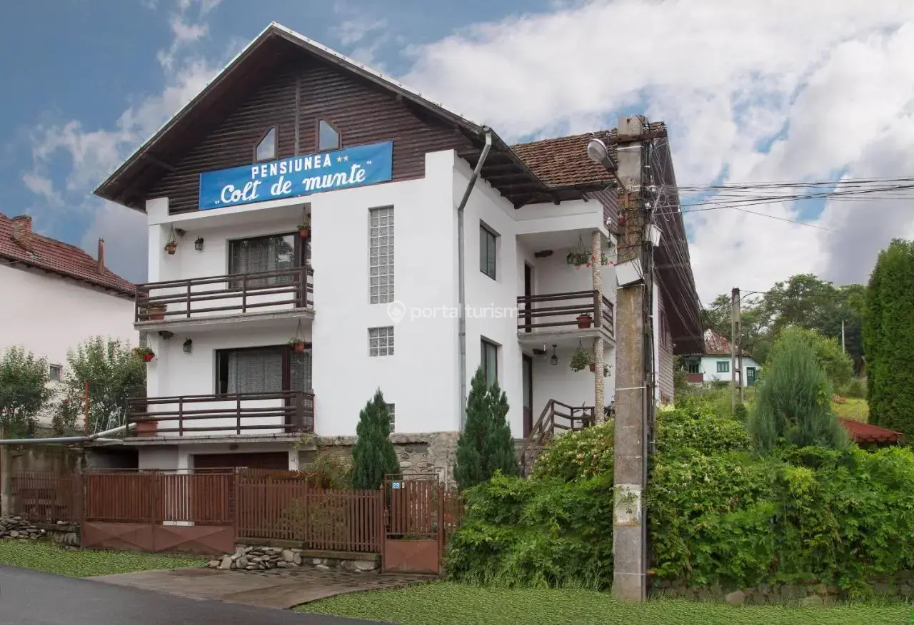 Pensiunea Colț de Munte