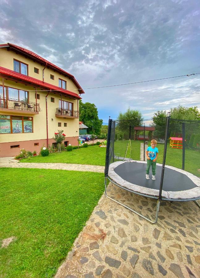 Accommodation Pensiunea Cristiion