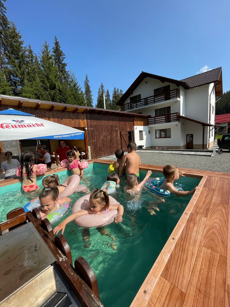 Cazare Pensiunea Delorean