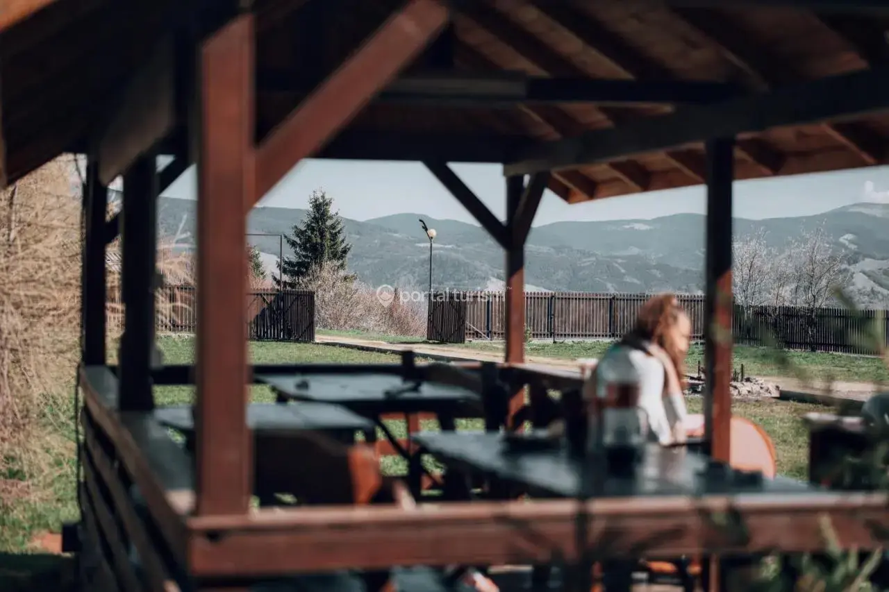 Pensiunea Fântânița Haiducului