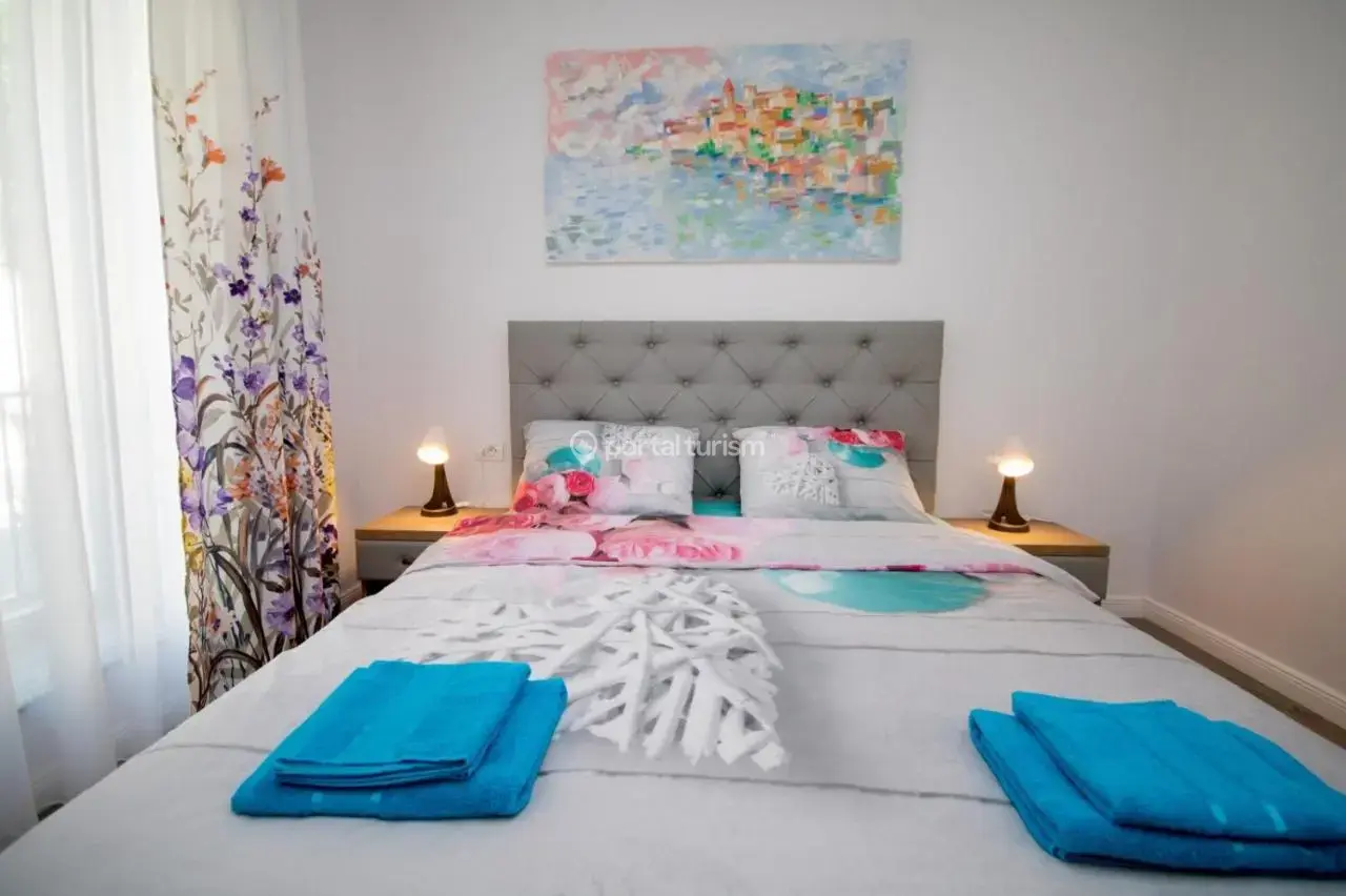 Camere de închiriat Ionelia