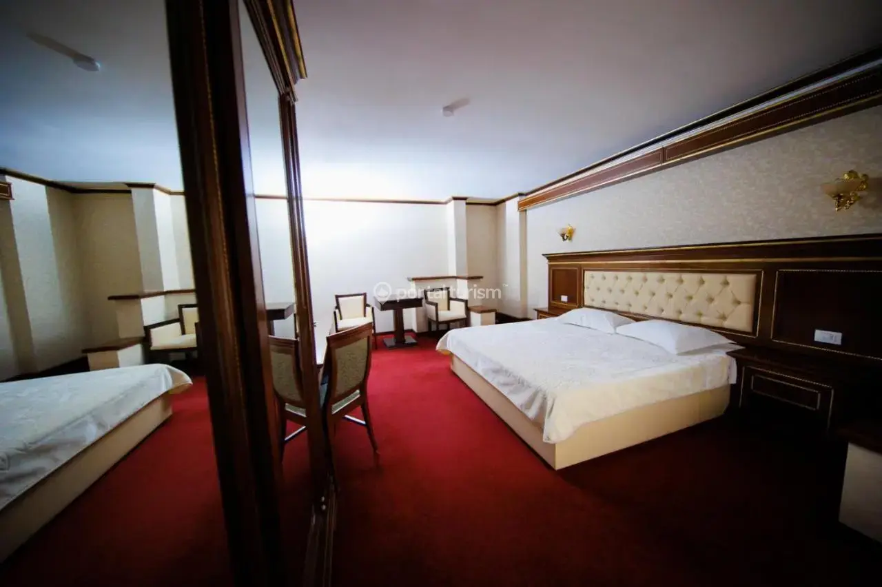 Pensiunea La Plopii fără Soț