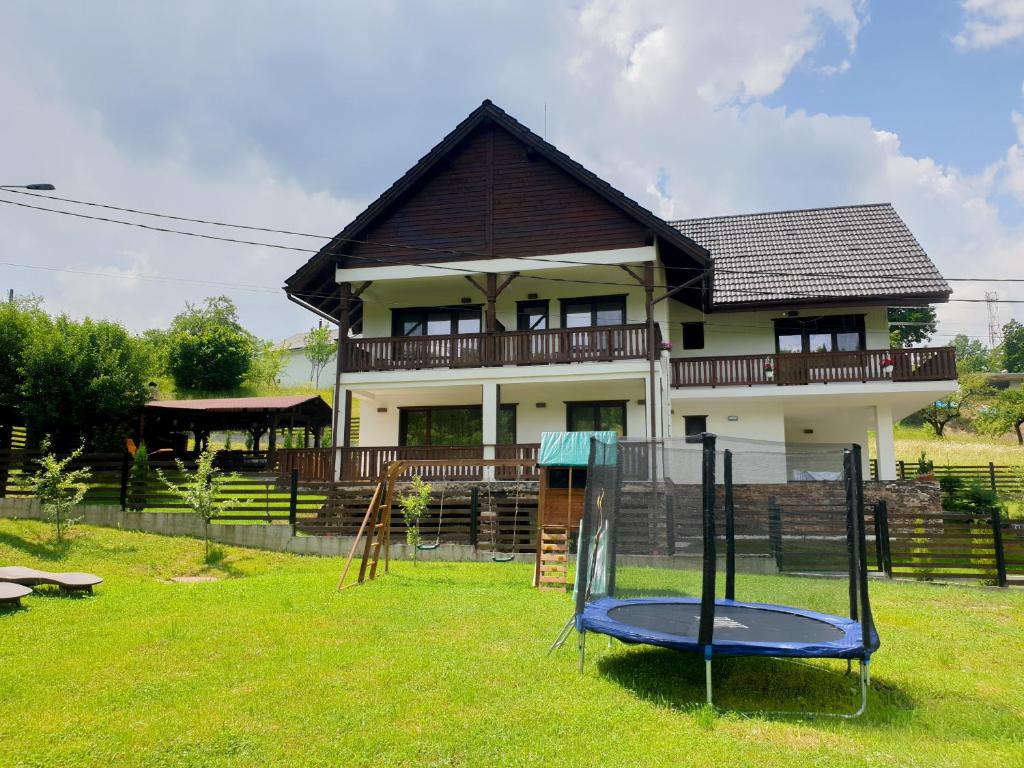 Cazare Pensiunea La Rusu