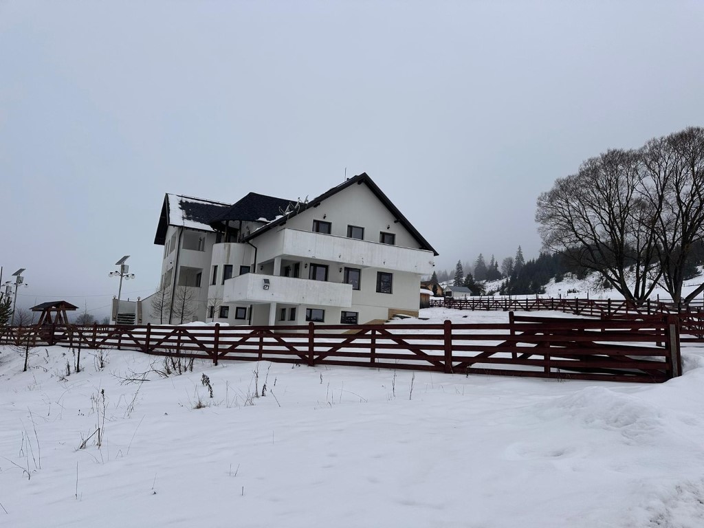 Accommodation Pensiunea Maya