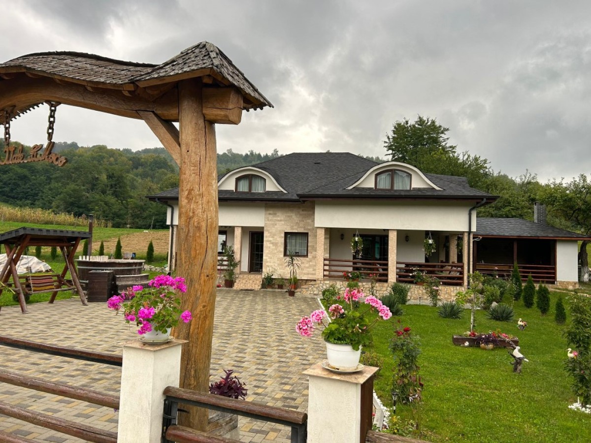 Cazare Pensiunea pe Vale la Moco