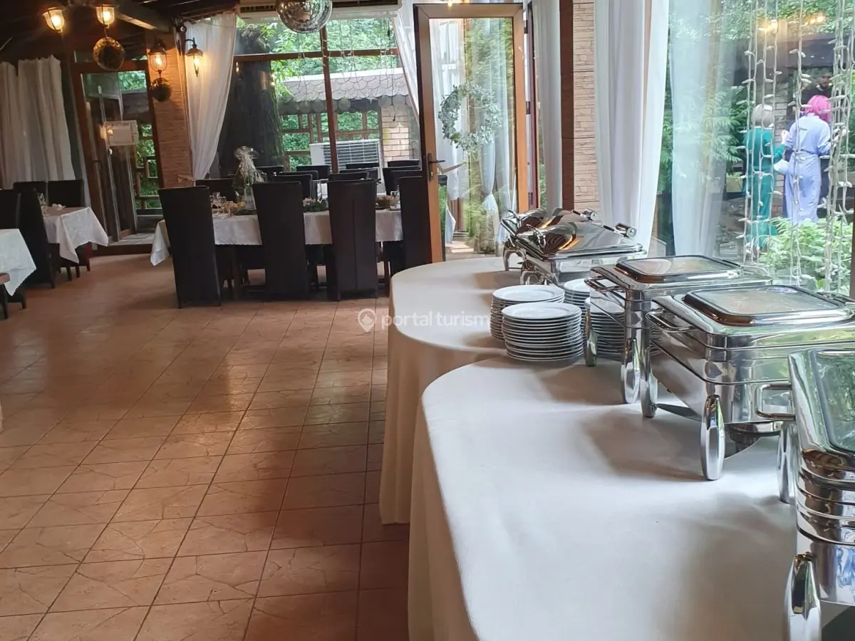 Pensiunea Pentru Tine, Prietene