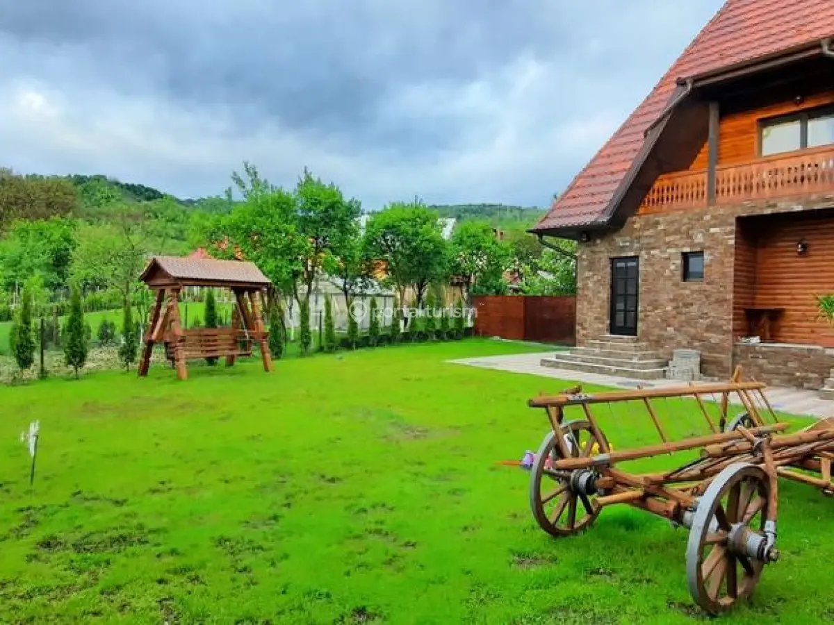 Pensiunea Piatra Șoimului