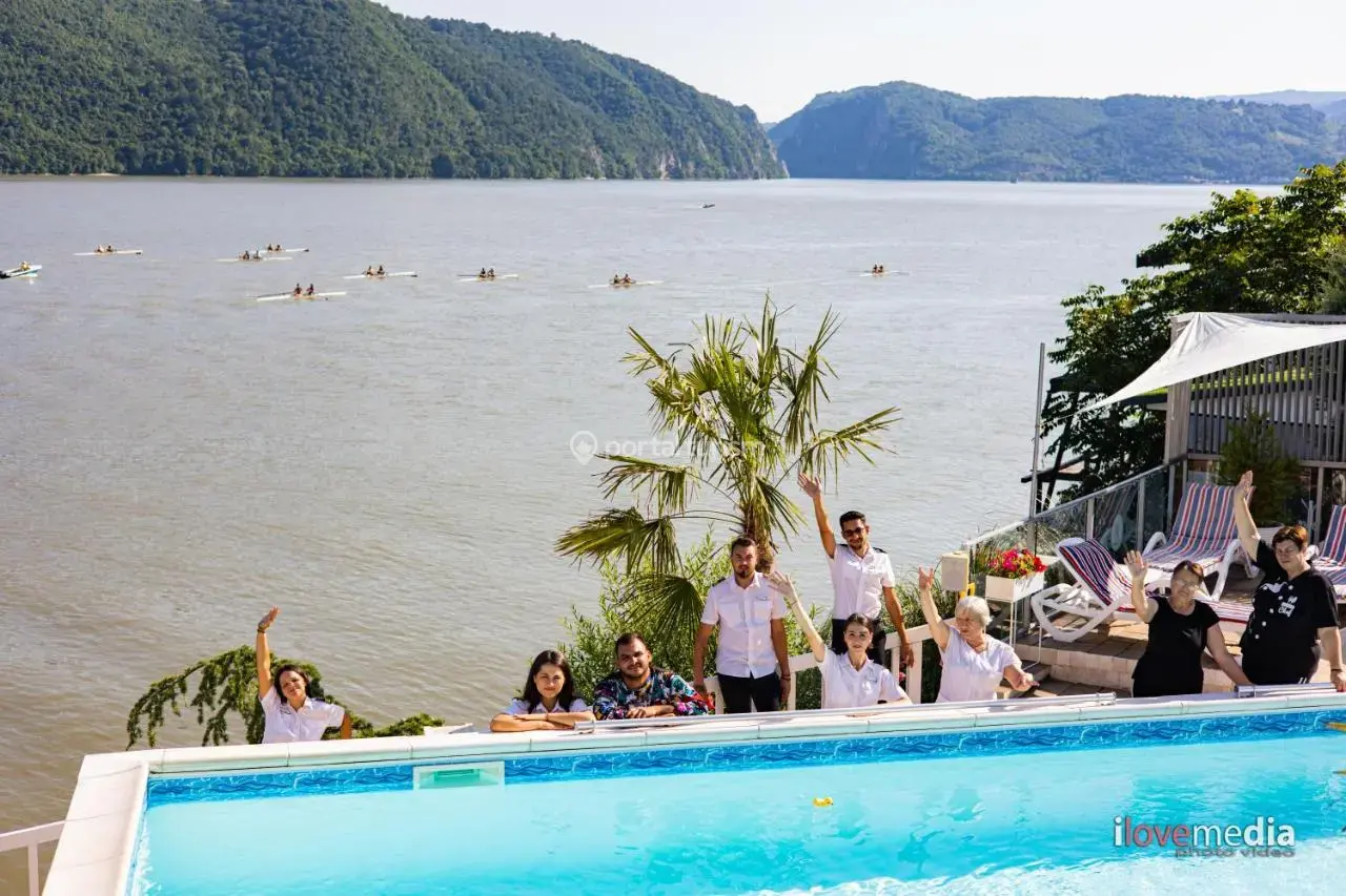 Riviera 990 - Resort & Restaurant