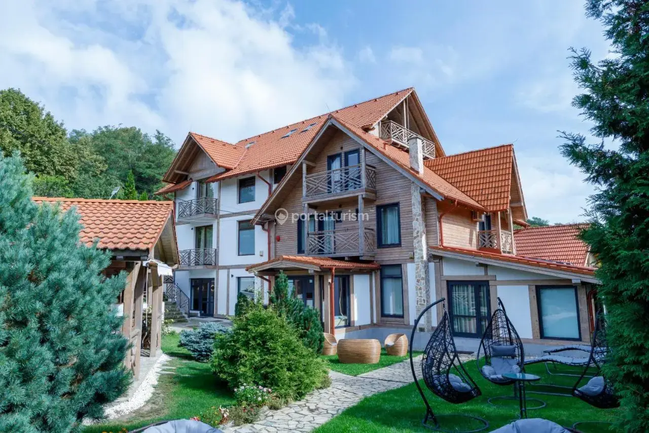 The River Chalet-Sibiel