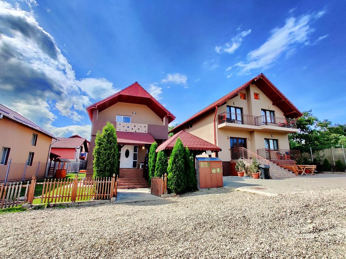 Accommodation Pensiunea Karla