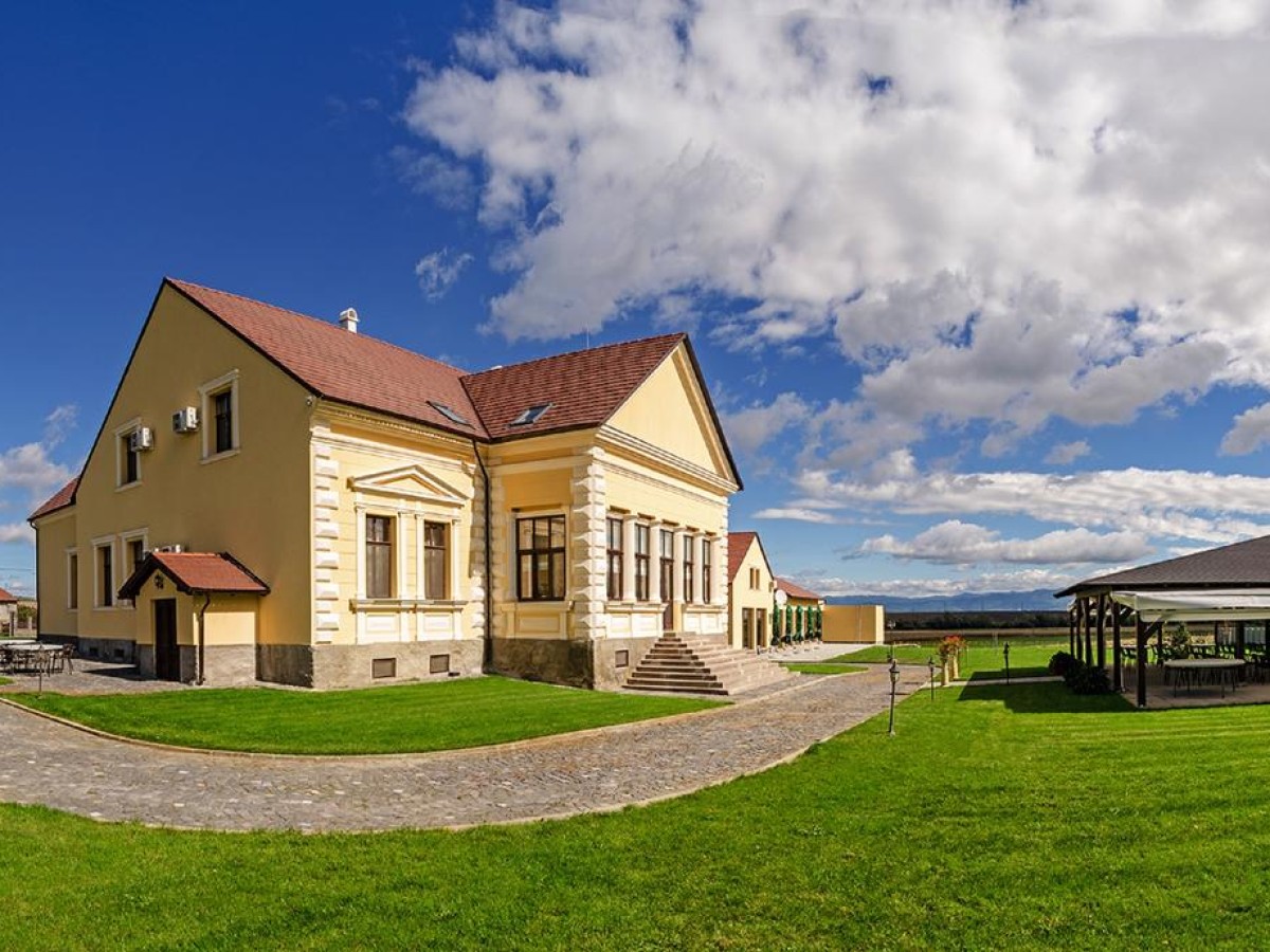 Cazare Conacul Benke