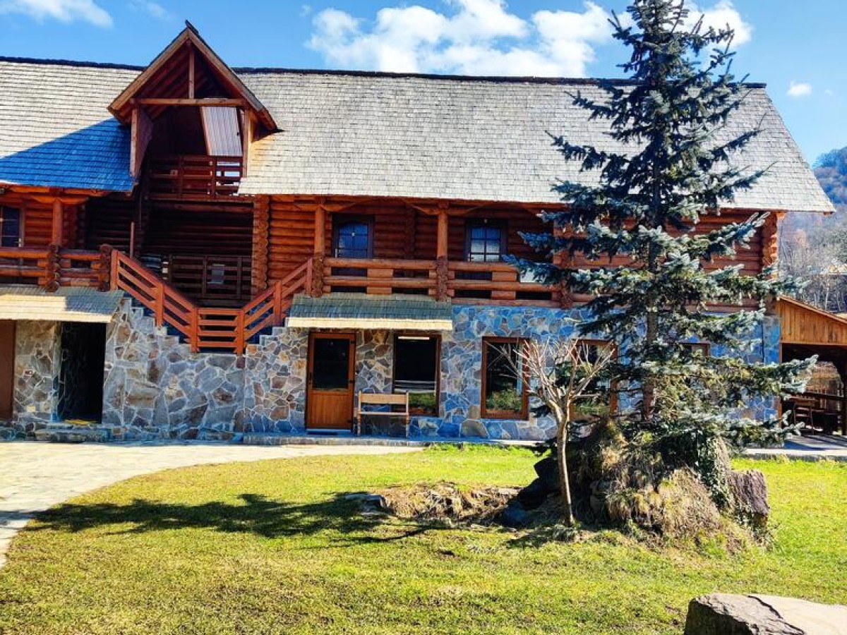 Accommodation Pensiunea Ioana