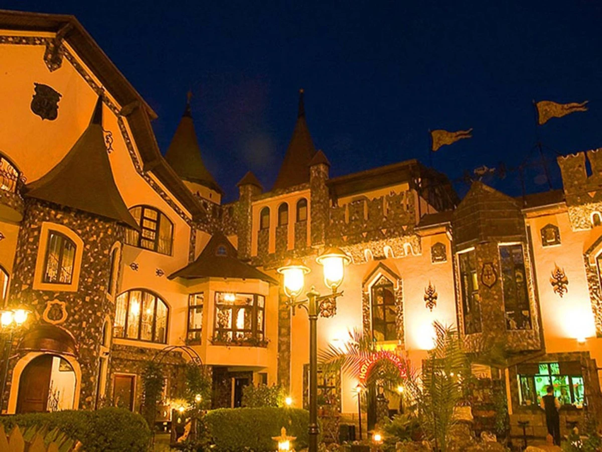 Cazare Complex Turistic Castelul Printul Vanator & Dracula