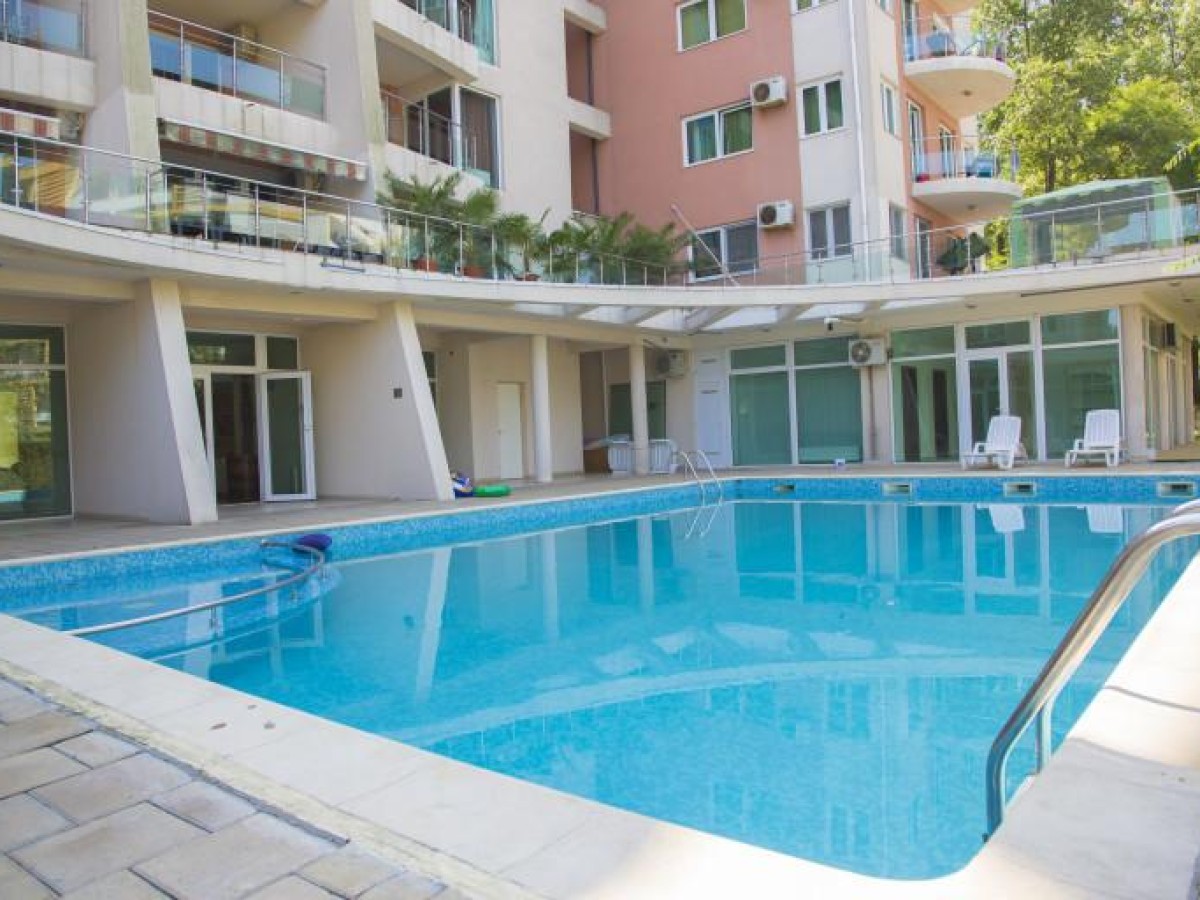 Cazare Apartament St Vlas