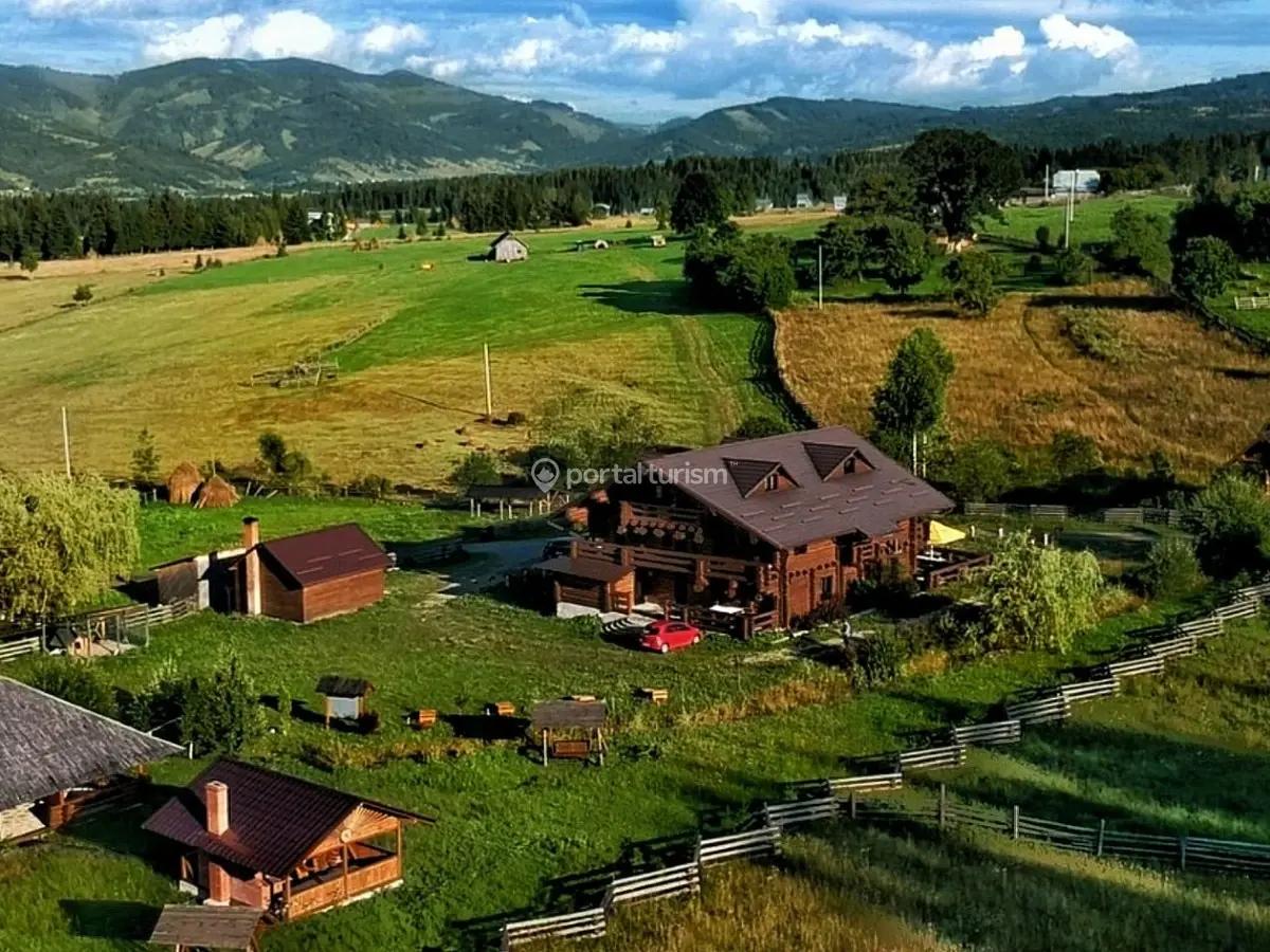 Pensiunea Agroturistică Casa Brazilor