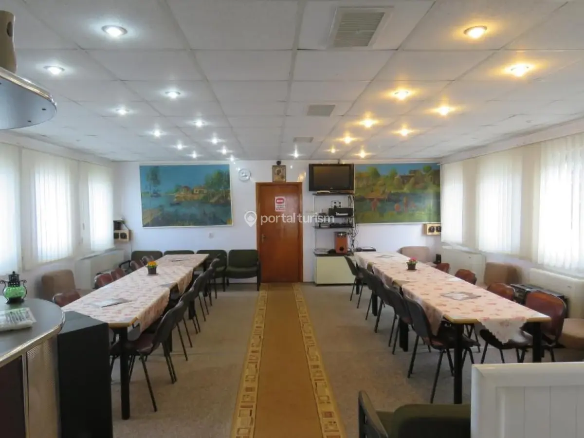 Hotel Plutitor Sfântul Constantin