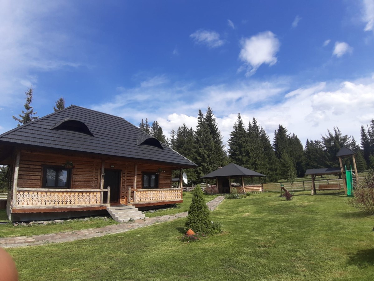 Alojamiento Casuta din Povesti