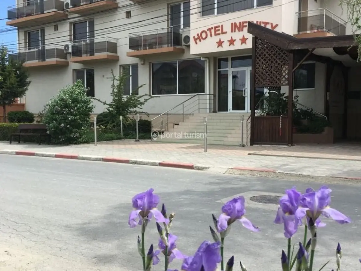 Hotel Infinity