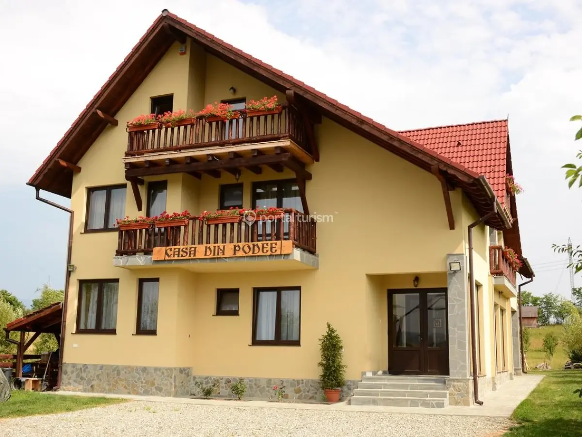 Pensiunea Casa din Podee